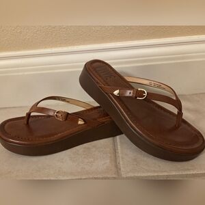 Frye Maya Buckle Sandle Thong Size 8